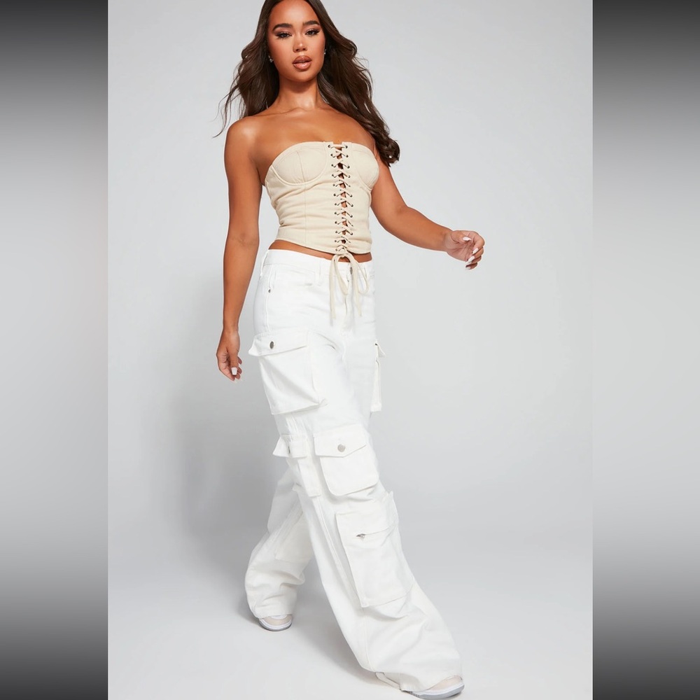 Fashion Nova High Rise White Cargo Jean Size 5